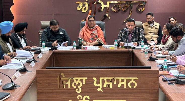 Members of the Legislative Assembly Committee on Welfare of Scheduled Castes, Scheduled Tribes and Backward Classes in a meeting with district officials.