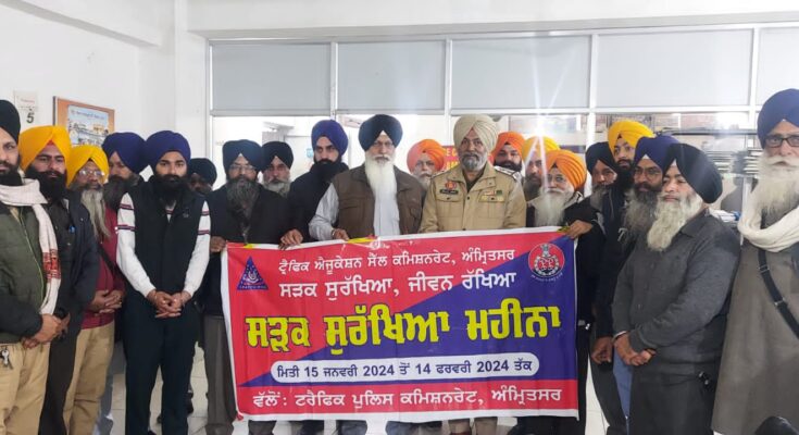 Traffic Education Cell conducted a seminar on traffic rules with transport drivers of Shiromani Gurudwara Parbandhak Committee and Dharma Prachar Committee.