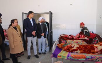 Hon'ble District and Sessions Judge Mrs. Harpreet Kaur Randhawa visiting the Central Jail and inspecting the food provided to the prisoners.