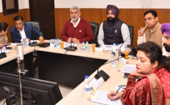 The Food, Civil Supplies and Consumer Affairs Minister Lal Chand Kataruchak Chairs meeting with Joint Palledar Mazdoor Union in presence of Transport Minister Laljit Singh Bhullar