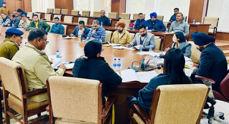 According to the instructions of the Election Commission of India, Deputy Commissioner S. Jaspreet Singh held a special meeting with the officials ahead of the upcoming Lok Sabha elections and gave them guidelines regarding advance preparations.