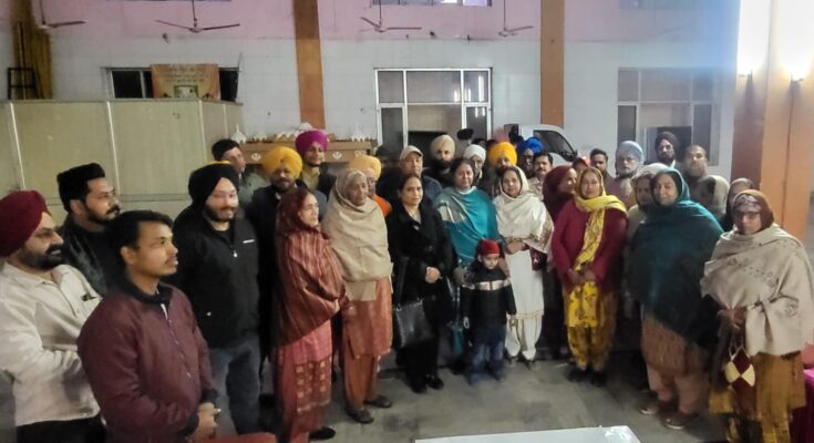 Meeting with party volunteers and various office bearers in Ward No. 40, 50 and 22 for smooth management of upcoming camps at Halka Dakshin under the leadership of MLA Chhina.