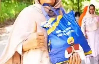 The number of distributions of Meri Rasoi ration kits has crossed 33 lakhs.