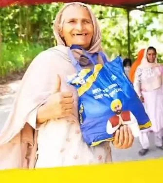 The number of distributions of Meri Rasoi ration kits has crossed 33 lakhs.