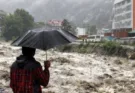 The situation in Uttarakhand has become very serious due to continuous heavy rains and landslides in the hilly areas.