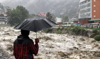 The situation in Uttarakhand has become very serious due to continuous heavy rains and landslides in the hilly areas.