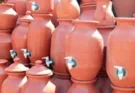 Water from an earthen pot is not only a natural boon for quenching thirst, but also for our health.