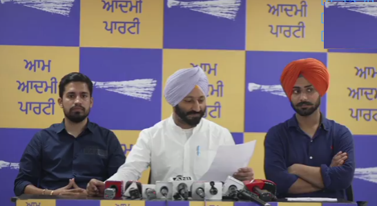 ABVP ਦੀ ਜਿੱਤ 'ਤੇ AAP/ASAP ਦਾ ਵੱਡਾ ਸਵਾਲ: ਵਿਵਾਦਿਤ ਦਸਤਾਵੇਜ਼ਾਂ ਅਤੇ ਚੋਣ ਯੋਗਤਾ 'ਤੇ ਹਾਈ ਕੋਰਟ ਜਾਵੇਗੀ ਟੀਮ, ਪੀਯੂ ਪ੍ਰਸ਼ਾਸਨ ਦੀ ਚੁੱਪ 'ਤੇ ਵੀ ਉੱਠੇ ਸਵਾਲ