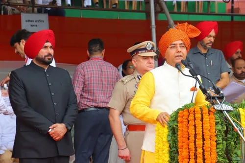 ਆਜ਼ਾਦੀ ਦਿਵਸ ਮੌਕੇ ਕੈਬਨਿਟ ਮੰਤਰੀ ਅਮਨ ਅਰੋੜਾ ਨੇ ਗੁਰੂ ਨਾਨਕ ਸਟੇਡੀਅਮ ਅੰਮ੍ਰਿਤਸਰ ਵਿਖੇ ਲਹਿਰਾਇਆ ਕੌਮੀ ਝੰਡਾ