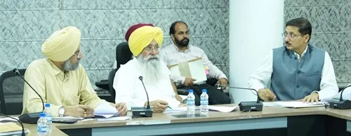 ਗੁਰਮੀਤ ਸਿੰਘ ਖੁੱਡੀਆਂ ਵੱਲੋਂ ਵੱਖ-ਵੱਖ ਯੂਨੀਅਨਾਂ ਅਤੇ ਵੈਟਰਨਰੀ ਇੰਸਪੈਕਟਰਾਂ ਨਾਲ ਗੱਲਬਾਤ; ਵਿਭਾਗ ਨੂੰ ਜਾਇਜ਼ ਮੰਗਾਂ ਦੇ ਹੱਲ ਦੇ ਨਿਰਦੇਸ਼