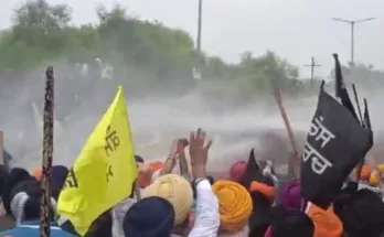 ਚੰਡੀਗੜ੍ਹ-ਮੋਹਾਲੀ ਬਾਰਡਰ 'ਤੇ ਕੌਮੀ ਇਨਸਾਫ਼ ਮੋਰਚੇ ਦੇ ਪ੍ਰਦਰਸ਼ਨਕਾਰੀਆਂ ਅਤੇ ਪੁਲਿਸ ਵਿਚਕਾਰ ਤਿੱਖੀ ਝੜਪ ਦੇਖਣ ਨੂੰ ਮਿਲੀ