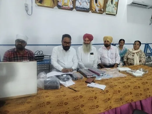 ਪਿੰਡ ਛਾਪਾ ਵਿਖੇ ਅੱਖਾਂ ਦੀ ਮੁਫ਼ਤ ਜਾਂਚ ਅਤੇ ਐਨਕਾਂ ਦੀ ਵੰਡ ਸਬੰਧੀ ਲਗਾਇਆ ਗਿਆ ਕੈਂਪ