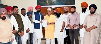 ਪੰਜਾਬ ਦੇ ਸਰਹੱਦੀ ਇਲਾਕਿਆਂ ਨੂੰ ਹੜ੍ਹਾਂ ਤੋਂ ਬਚਾਉਣ ਲਈ 'ਆਪ' ਵਿਧਾਇਕ ਧਾਲੀਵਾਲ ਨੇ ਜੰਮੂ-ਕਸ਼ਮੀਰ ਦੇ ਉਪ ਰਾਜਪਾਲ ਮਨੋਜ ਸਿਨਹਾ ਨਾਲ ਕੀਤੀ ਮੁਲਾਕਾਤ