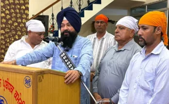 ਪੰਜਾਬ ਰਾਜ ਅਨੁਸੂਚਿਤ ਜਾਤੀਆਂ ਕਮਿਸ਼ਨ ਦੇ ਚੇਅਰਮੈਨ ਜਸਵੀਰ ਸਿੰਘ ਗੜ੍ਹੀ ਸ੍ਰੀ ਗੁਰੂ ਰਵਿਦਾਸ ਮੰਦਿਰ ਵਿਖੇ ਹੋਏ ਨਤਮਸਤਕ