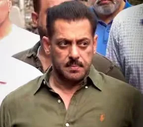 ਬਾਲੀਵੁੱਡ ਸਟਾਰ ਸਲਮਾਨ ਖਾਨ ਦੀ ਰਿਹਾਇਸ਼ ਦੇ ਬਾਹਰ ਤਾਇਨਾਤ ਇੱਕ ਪੁਲਿਸ ਅਧਿਕਾਰੀ ਦੀ ਮੌਤ ਹੋ ਗਈ