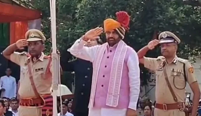 ਮੁੱਖ ਮੰਤਰੀ ਨਾਇਬ ਸਿੰਘ ਸੈਣੀ ਨੇ ਮੁੱਖ ਮਹਿਮਾਨ ਵਜੋਂ ਪਹੁੰਚ ਕੇ ਰਾਸ਼ਟਰੀ ਝੰਡਾ ਲਹਿਰਾਇਆ