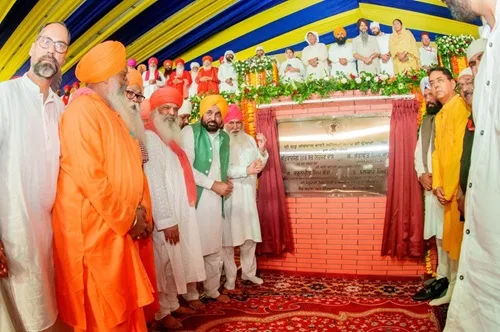 ਮੁੱਖ ਮੰਤਰੀ ਭਗਵੰਤ ਸਿੰਘ ਮਾਨ ਨੇ ਸ੍ਰੀ ਗੁਰੂ ਰਵਿਦਾਸ ਬਾਣੀ ਅਧਿਐਨ ਕੇਂਦਰ ਦਾ ਨੀਂਹ ਪੱਥਰ ਰੱਖਿਆ