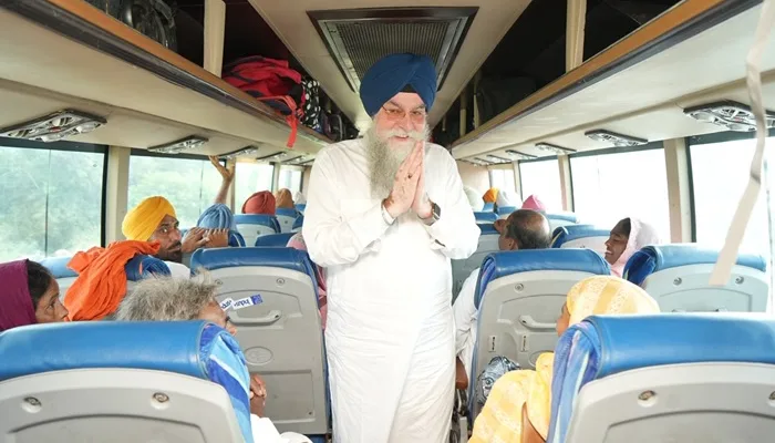 ਸਪੀਕਰ ਸ. ਕੁਲਤਾਰ ਸਿੰਘ ਸੰਧਵਾਂ ਨੇ ਪਿੰਡ ਕੋਠੇ ਵੜਿੰਗ ਤੋਂ ਤੀਰਥ ਯਾਤਰਾ ਬੱਸ ਨੂੰ ਹਰੀ ਝੰਡੀ ਦੇ ਕੇ ਕੀਤਾ ਰਵਾਨਾ