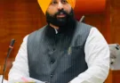 ਸਾਲ 2022 ਵਿੱਚ ਬਿਨਾਂ ਚਾਰਦੀਵਾਰੀ ਤੇ ਫ਼ਰਸ਼ 'ਤੇ ਬੈਠ ਕੇ ਪੜ੍ਹਨ ਲਈ ਮਜ਼ਬੂਰ ਸਨ 4 ਲੱਖ ਵਿਦਿਆਰਥੀ : ਹਰਜੋਤ ਸਿੰਘ ਬੈਂਸ