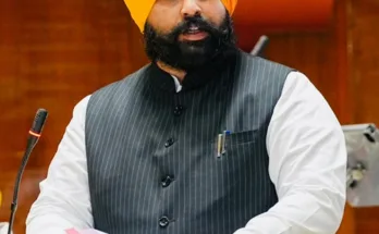 ਸਾਲ 2022 ਵਿੱਚ ਬਿਨਾਂ ਚਾਰਦੀਵਾਰੀ ਤੇ ਫ਼ਰਸ਼ 'ਤੇ ਬੈਠ ਕੇ ਪੜ੍ਹਨ ਲਈ ਮਜ਼ਬੂਰ ਸਨ 4 ਲੱਖ ਵਿਦਿਆਰਥੀ : ਹਰਜੋਤ ਸਿੰਘ ਬੈਂਸ