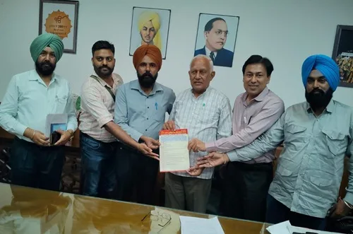 Barinder Kumar Goyal assures to consider the legitimate demands of canal patwaris with sympathy