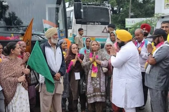Bus leaves from Agampur under Chief Minister's pilgrimage, Cabinet Minister Harjot Bains gives green signal