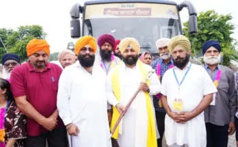 Cabinet Minister Harjot Bains flagged off the bus from Kiratpur Sahib under the Chief Minister's pilgrimage.