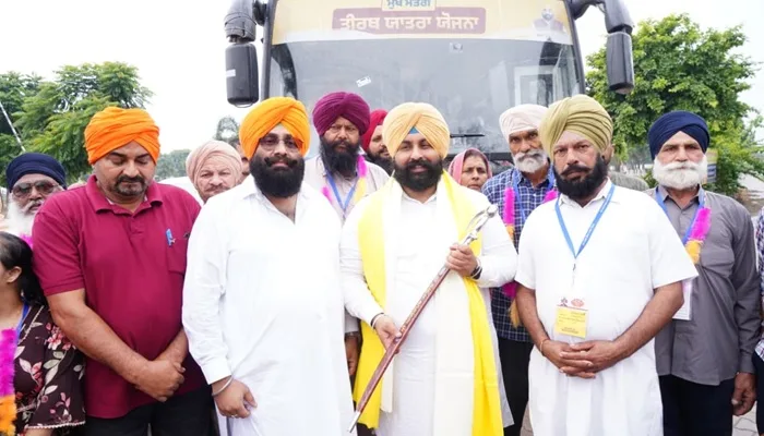 Cabinet Minister Harjot Bains flagged off the bus from Kiratpur Sahib under the Chief Minister's pilgrimage.