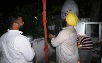 Cabinet Minister Harjot Singh Bains chanted Hanuman Chalisa at Bhajan Sandhya in village Jindwari