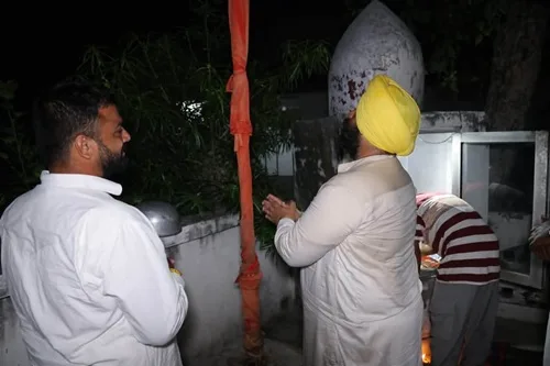Cabinet Minister Harjot Singh Bains chanted Hanuman Chalisa at Bhajan Sandhya in village Jindwari