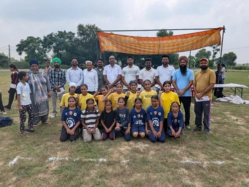 Cricket semi-final matches on third day at Bhawanigarh; Players above 60 years of age also showed their skills in the game
