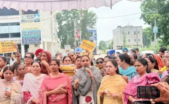 ਅਕਾਲੀ ਦਲ ਦੇ ਦਫ਼ਤਰ ਵਿੱਚ ਬਜ਼ੁਰਗ ਦਲਿਤ ਔਰਤ ਨਾਲ ਕੁੱਟਮਾਰ ਖ਼ਿਲਾਫ਼ ਆਪ ਮਹਿਲਾ ਵਿੰਗ ਵੱਲੋਂ ਸਮਰਾਲਾ 'ਚ ਭਾਰੀ ਰੋਸ ਪ੍ਰਦਰਸ਼ਨ