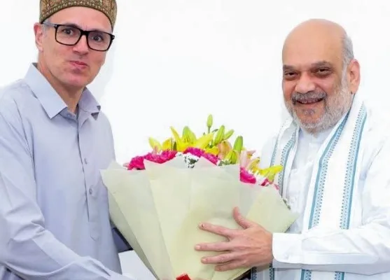 ਜੰਮੂ-ਕਸ਼ਮੀਰ ਦੇ ਮੁੱਖ ਮੰਤਰੀ ਉਮਰ ਅਬਦੁੱਲਾ ਨੇ ਸ਼ੁੱਕਰਵਾਰ ਨੂੰ ਕੇਂਦਰੀ ਗ੍ਰਹਿ ਮੰਤਰੀ ਅਮਿਤ ਸ਼ਾਹ ਨਾਲ ਮੁਲਾਕਾਤ ਕੀਤੀ