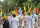 ਪੰਜਾਬ ਦੇ ਕਿਸਾਨਾਂ ਨੇ ਆਪਣੀਆਂ ਲਟਕਦੀਆਂ ਮੰਗਾਂ ਨੂੰ ਲੈ ਕੇ ਇੱਕ ਵਾਰ ਫਿਰ ਚੰਡੀਗੜ੍ਹ ਸਰਹੱਦ 'ਤੇ ਅੰਦੋਲਨ ਤੇਜ਼ ਕਰ ਦਿੱਤਾ ਹੈ