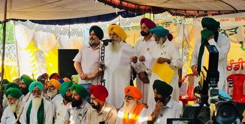 ਭਗਵੰਤ ਮਾਨ ਸਰਕਾਰ ਵੱਲੋਂ ਲਿਖਤੀ ਭਰੋਸੇ ਤੋਂ ਬਾਅਦ ਕਿਸਾਨਾਂ ਨੇ ਚੰਡੀਗੜ੍ਹ-ਮੋਹਾਲੀ ਸਰਹੱਦ ’ਤੇ ਚੱਲ ਰਿਹਾ ਧਰਨਾ ਸਮਾਪਤ ਕੀਤਾ