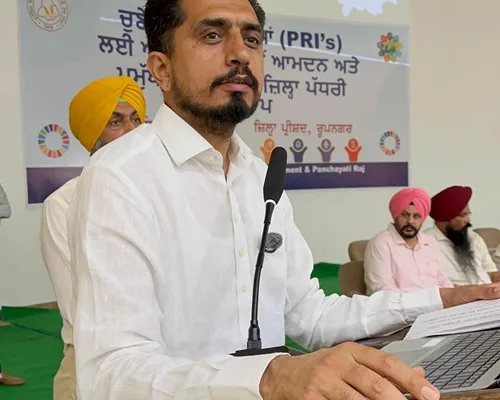 ਵਿਧਾਇਕ ਦਿਨੇਸ਼ ਚੱਢਾ ਦੀ ਅਗਵਾਈ ਹੇਠ ਪੰਚਾਂ-ਸਰਪੰਚਾਂ ਲਈ ਵਿਸ਼ੇਸ਼ ਸਿਖਲਾਈ ਪ੍ਰੋਗਰਾਮ ਕਰਵਾਇਆ