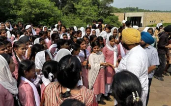 Education Minister meets government school students who came to see Virasat-e-Khalsa