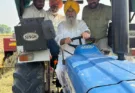 Gurmeet Singh Khudian made bales of stubble in the fields of Gurdaspur and appealed to the farmers of Punjab not to burn stubble.