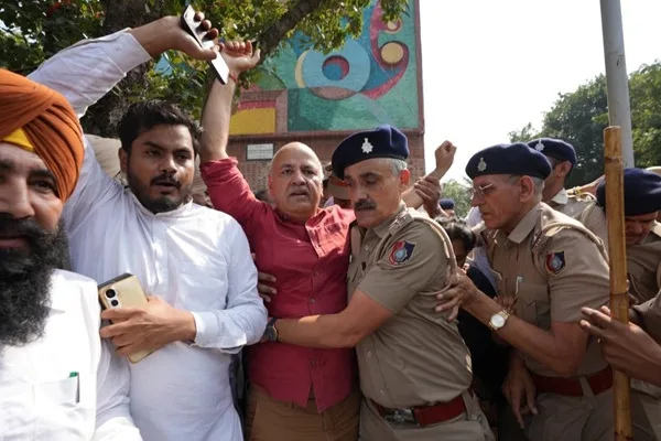 AAP joins youth protest in Chandigarh in support of CJP, demands resignation of CEC Gyanesh Kumar