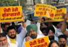 AAP leadership stages strong protest in front of BJP office against CBI raid