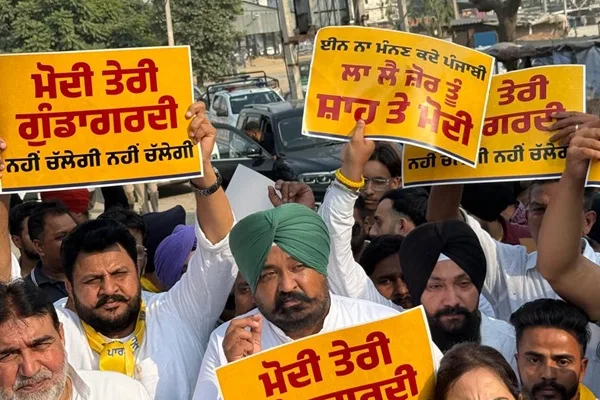 AAP leadership stages strong protest in front of BJP office against CBI raid