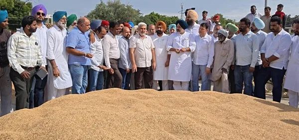 Cabinet Minister Lal Chand Kataruchak reviewed the paddy procurement arrangements in Faridkot