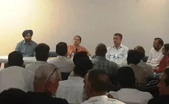 Deputy Commissioner visits Grain Market Fazilka, assures all possible assistance to farmers and agents