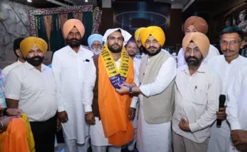 Dilpreet Benipal along with his colleagues joined AAP under the leadership of Cabinet Minister Tarunpreet Singh Saund.