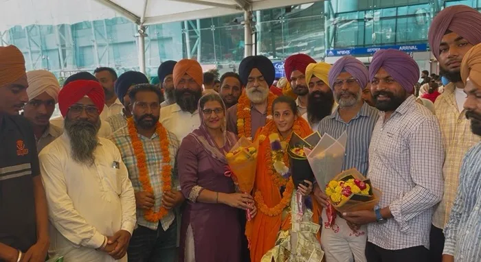 Hockey player Baljit Kaur receives grand welcome after winning gold medal in Asian Games