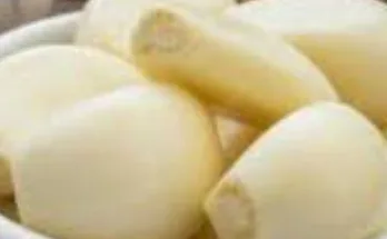 Including 1-2 cloves of garlic in your daily diet is a boon for health.