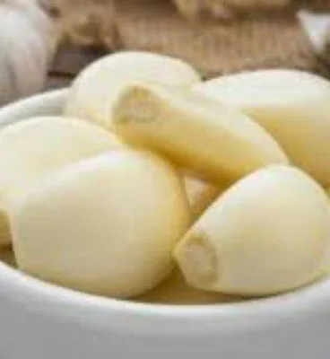 Including 1-2 cloves of garlic in your daily diet is a boon for health.