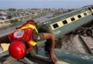 Major train accident in Pakistan: Passenger train derails near Multan, 5 dead and 30 injured