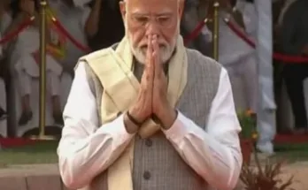 President Murmu, Prime Minister Narendra Modi and all dignitaries paid tribute to Mahatma Gandhi and Shastri ji