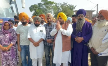 Public Works Minister Harbhajan Singh ETO flags off the 64th pilgrimage bus from Jandiala Guru constituency